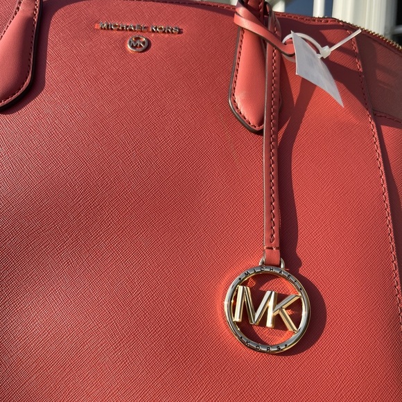 Michael Kors Tote with Structured Shape and Gold Hardware - Picture 7 of 15